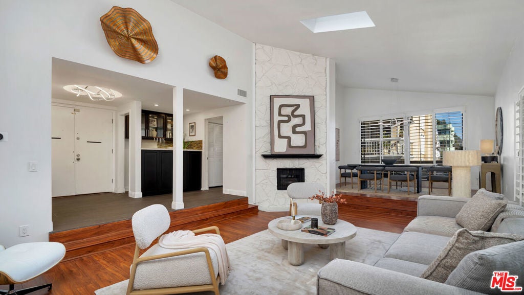 Photo of Listing #26638719