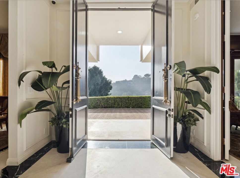 Photo of Listing #26638479