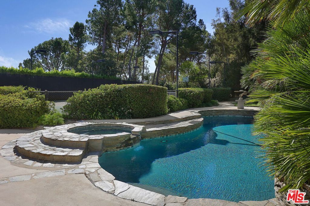 Photo of Listing #26637783