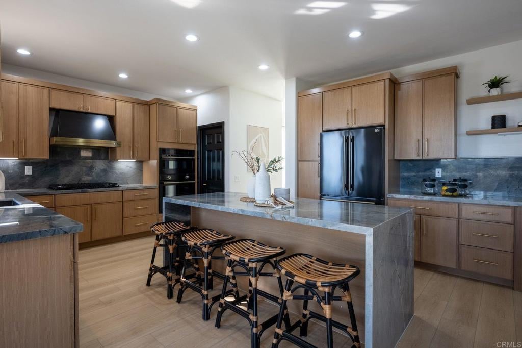 Photo of Listing #PTP2600433