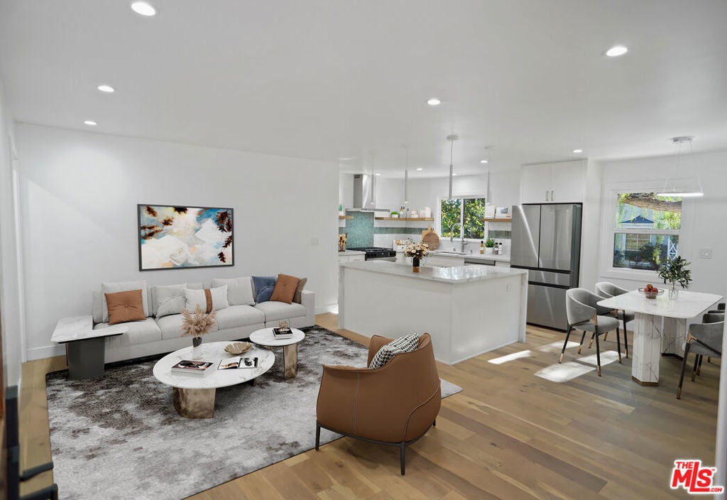 Photo of Listing #26638917