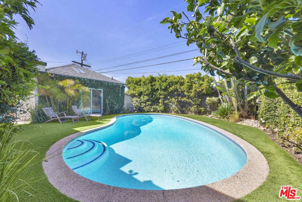 Photo of Listing #26638469