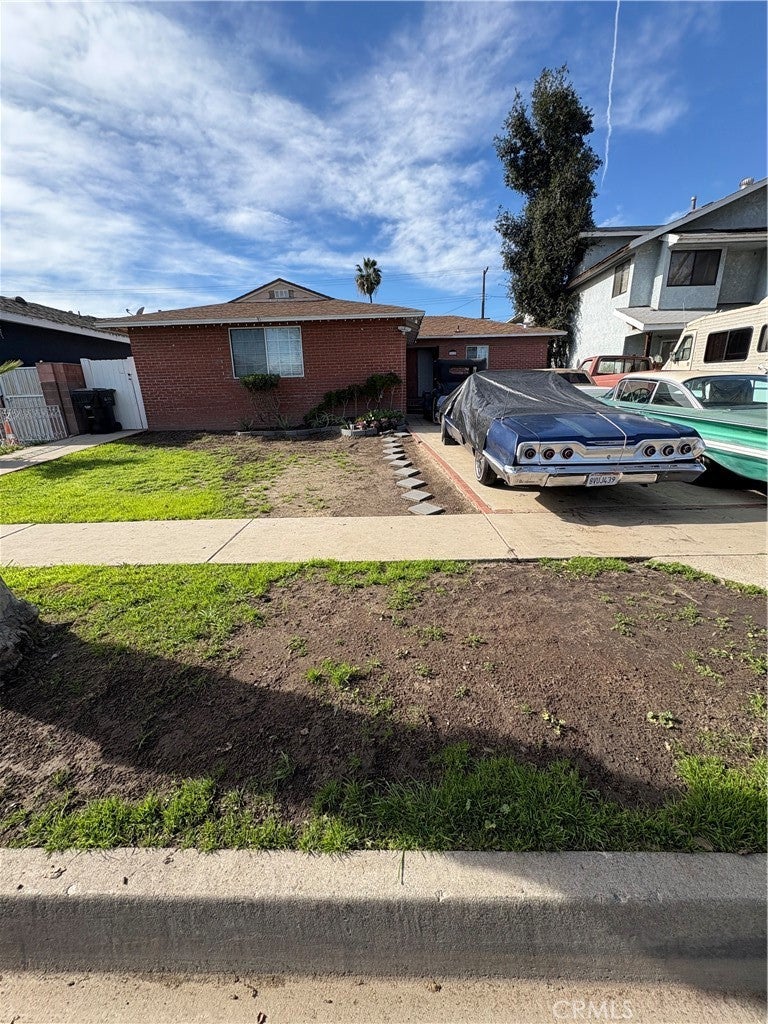 Photo of Listing #RS26010905