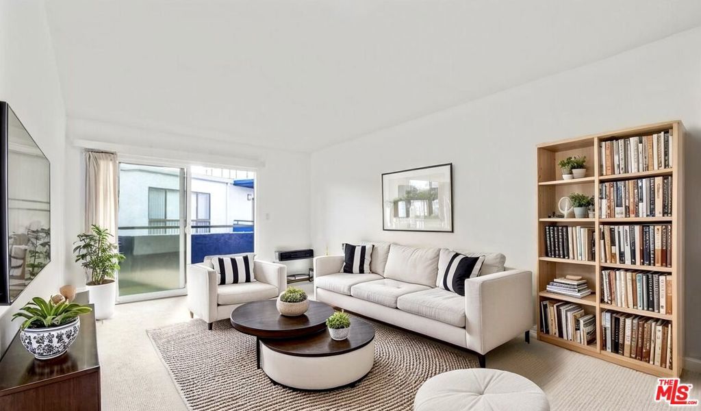 Photo of Listing #26636553