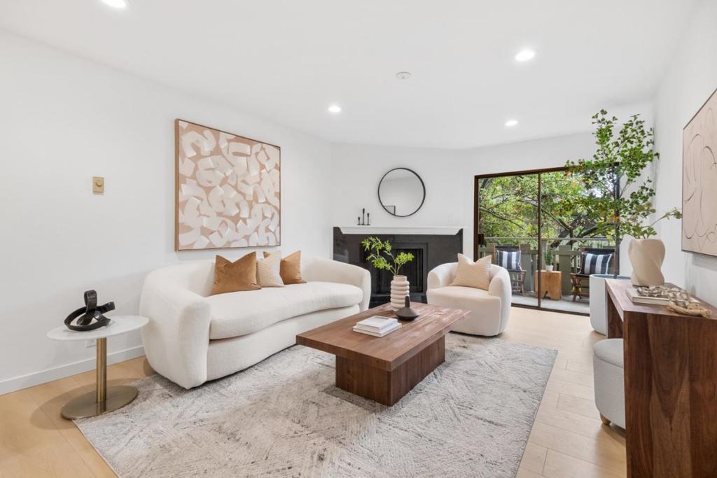 1070 Mercedes Avenue 24, Los Altos