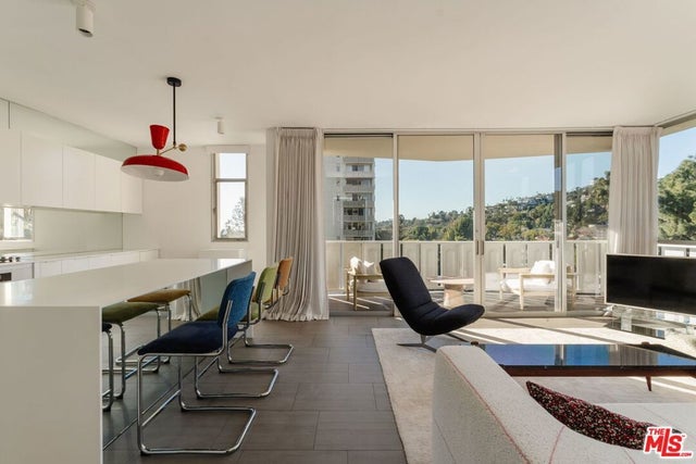 4411 Los Feliz Boulevard # 702, Los Angeles