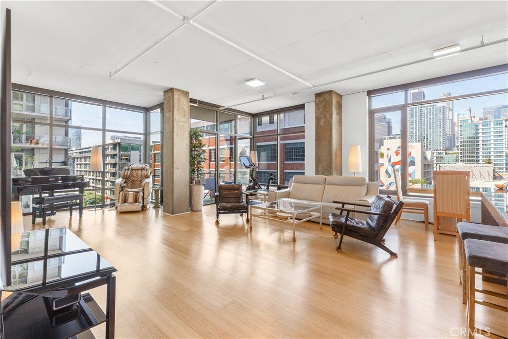 1111 Grand 609, Los Angeles