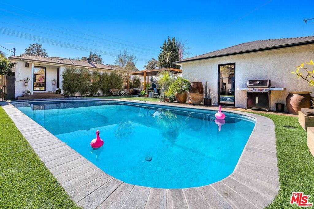 Photo of Listing #26637347