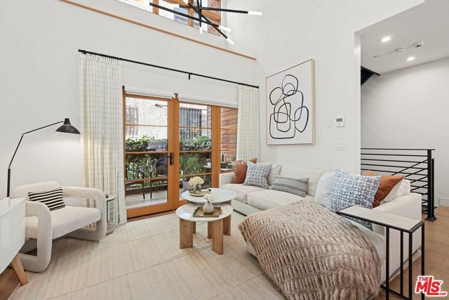 1035 N Vista Street, West Hollywood