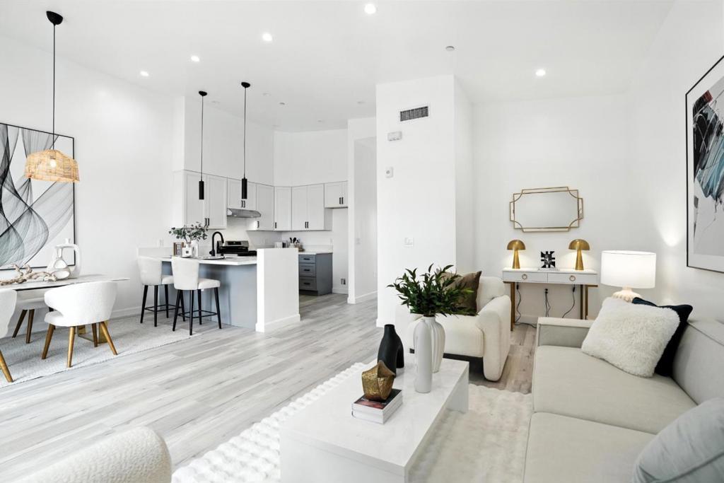 889 Mclellan Drive 303, South San Francisco