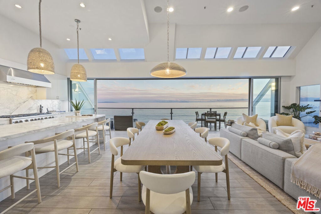 Photo of Listing #25631389