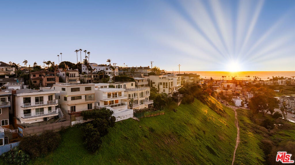 Photo of Listing #26638661