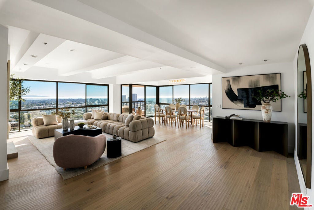 Photo of Listing #26639367