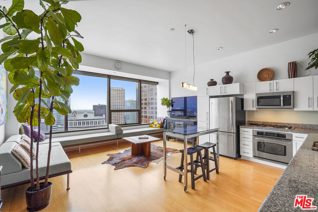 Photo of Listing #26639429