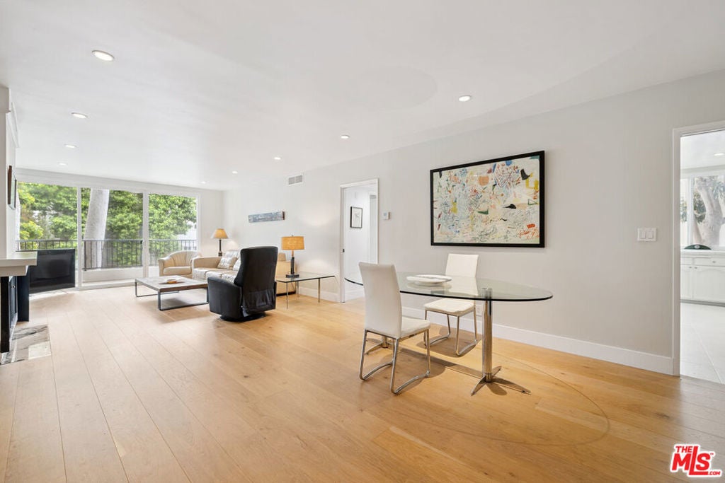 Photo of Listing #26638135