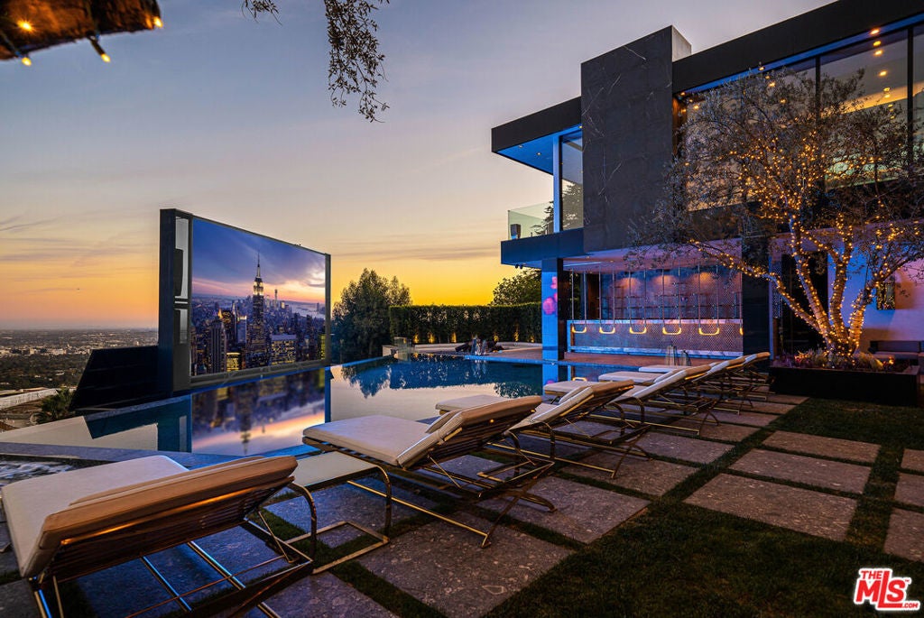 Photo of Listing #26639473