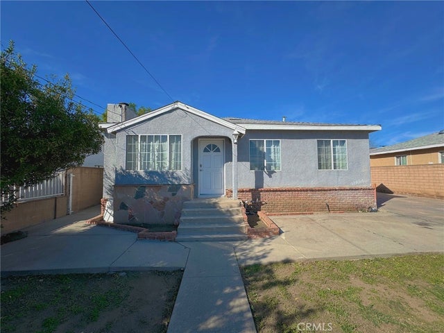 14233 Dyer Street, Sylmar