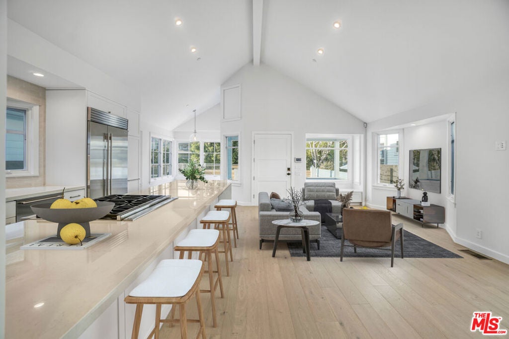 Photo of Listing #26639329