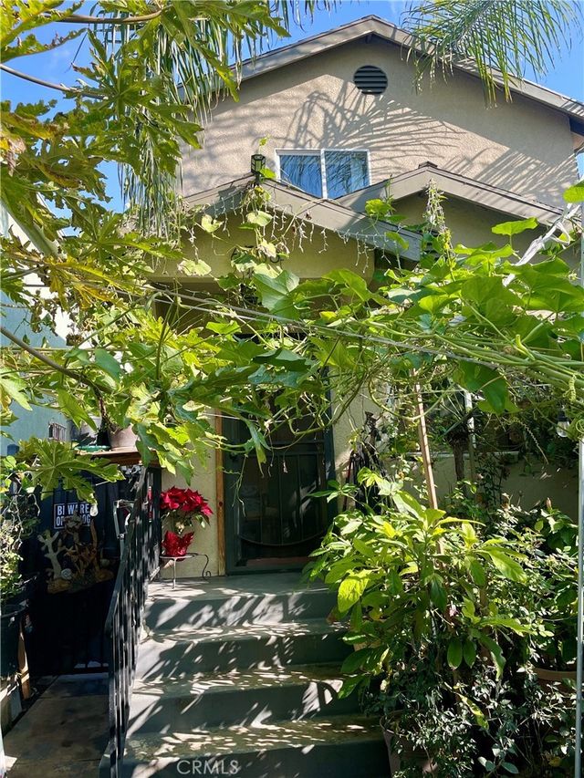 6558 S Van Ness, Los Angeles
