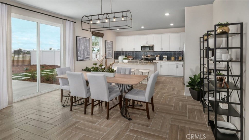 2439 Gunner Ridge Way, Rialto