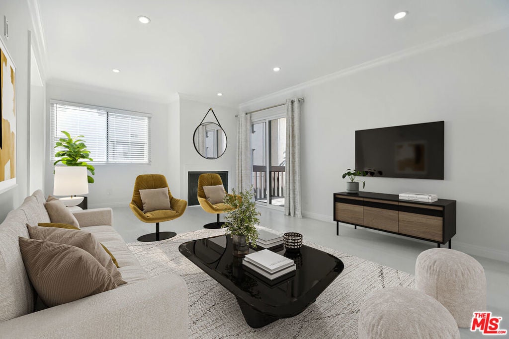 13942 Oxnard Street, Valley Glen