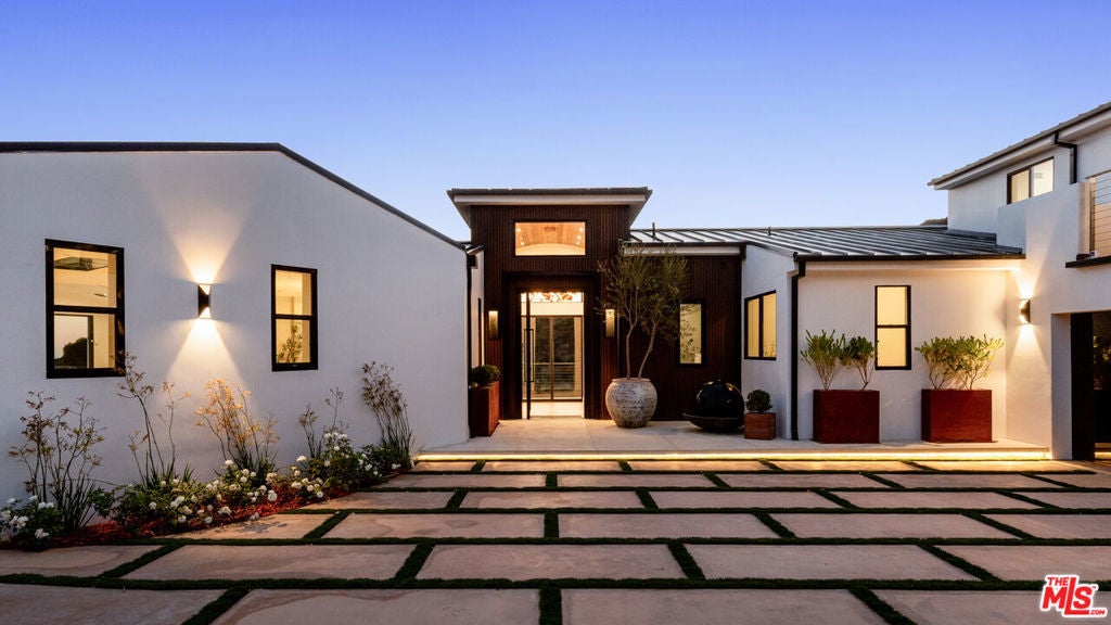 Photo of Listing #26638069