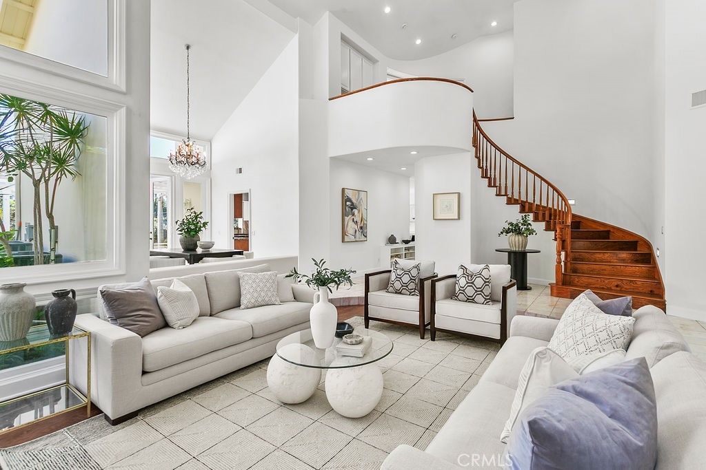 19 Harbor Pointe, Corona Del Mar