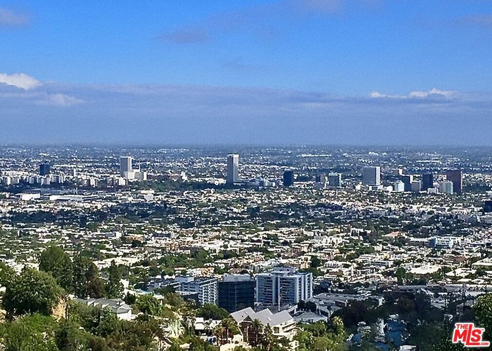 Photo of Listing #26639759