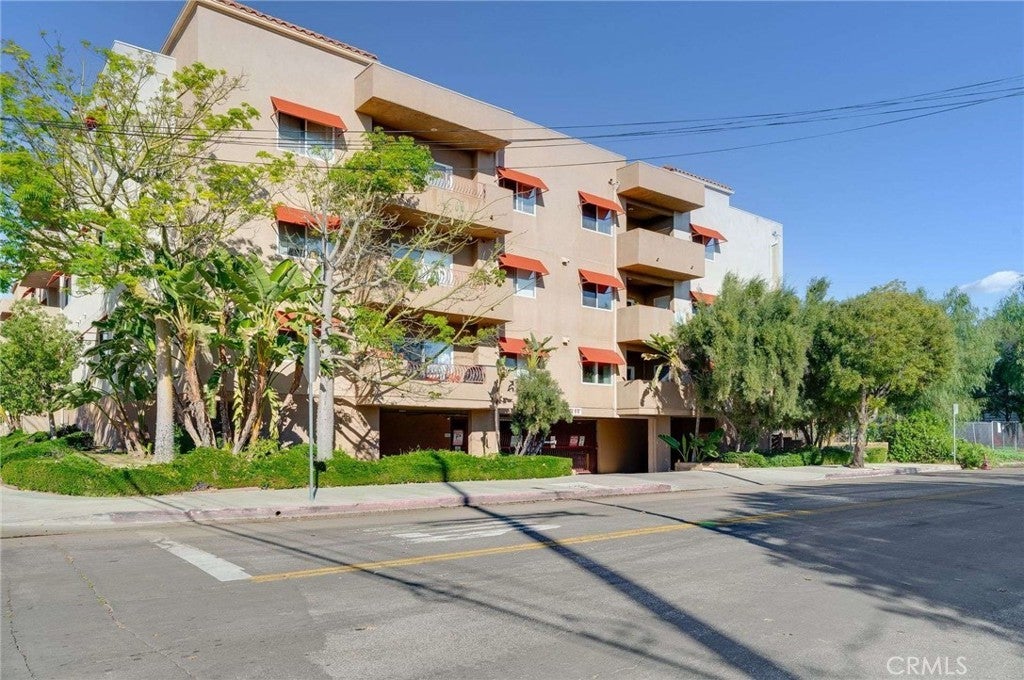 9610 Zelzah 301, Northridge