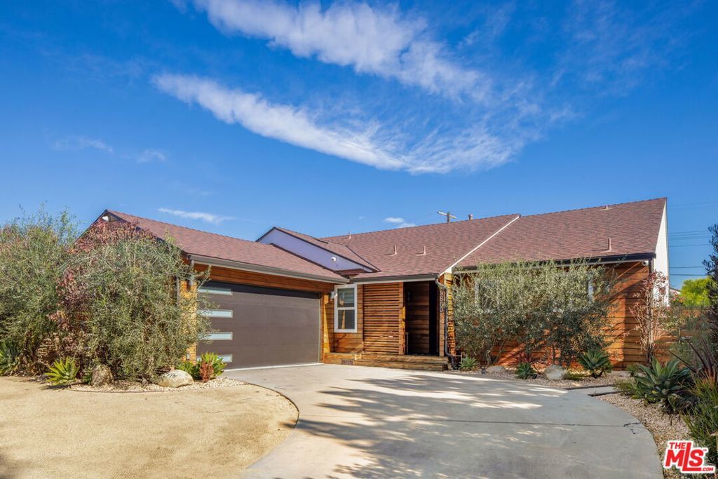 Photo of Listing #26637993