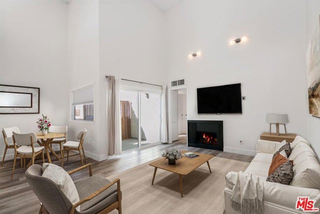 1339 N Columbus Avenue # 304, Glendale