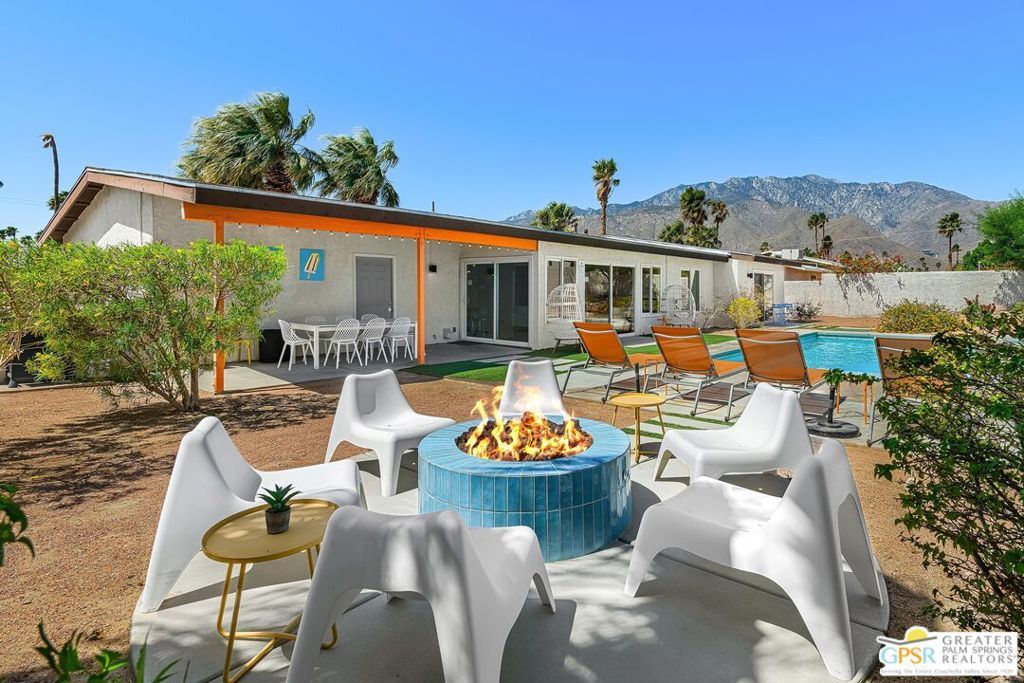 2864 E Valencia Road, Palm Springs