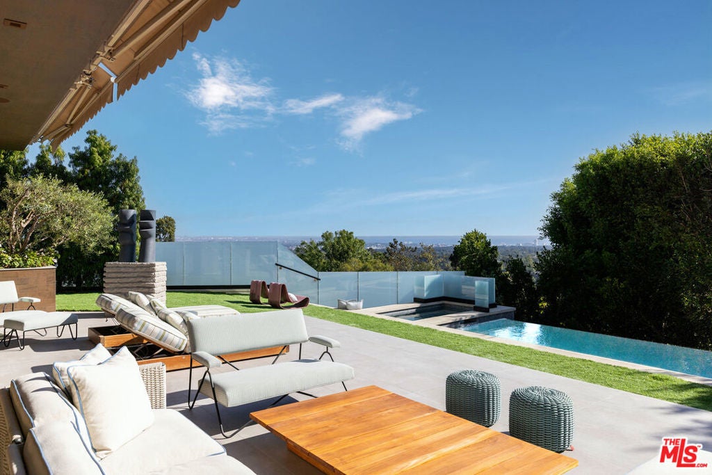 Photo of Listing #26638859