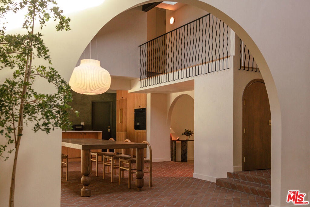 Photo of Listing #26635437