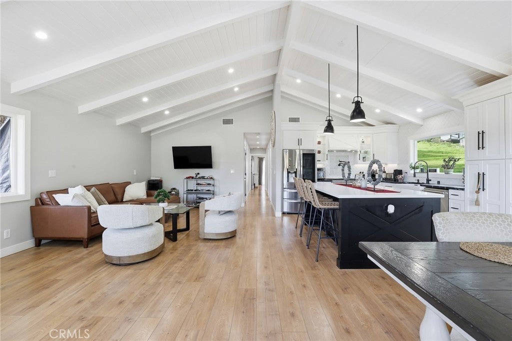 Photo of Listing #SR26009491