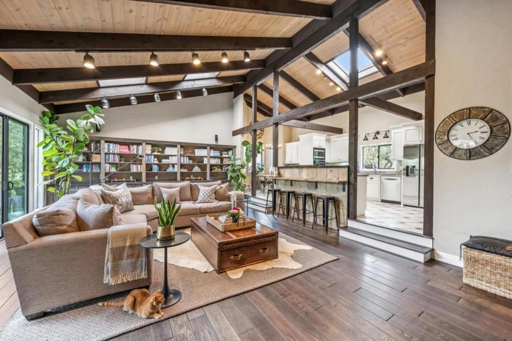 Photo of Listing #ML82031749