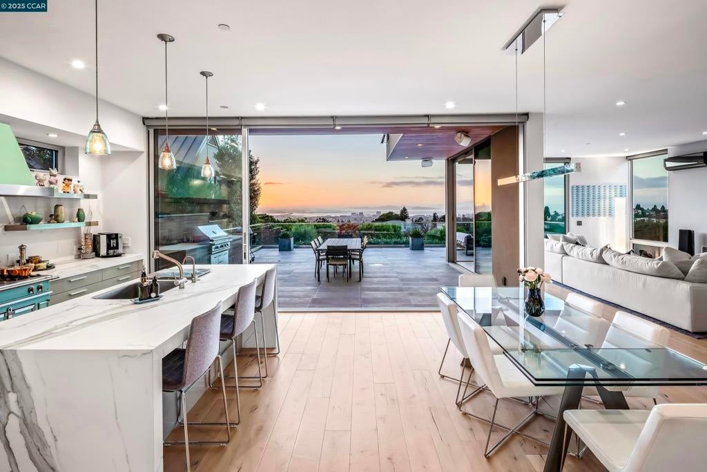 Photo of Listing #41121396