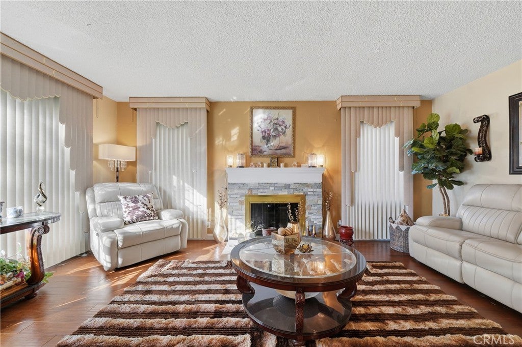 Photo of Listing #DW26013802