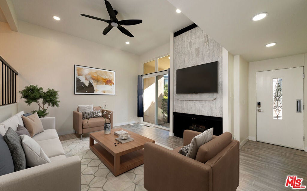 Photo of Listing #26640269