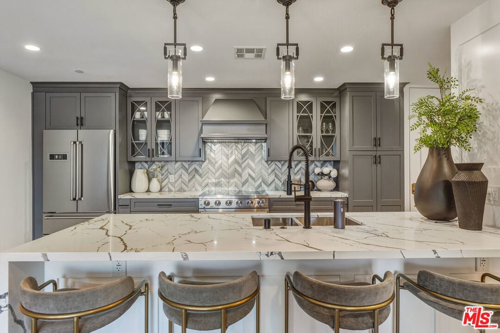 Photo of Listing #26640409