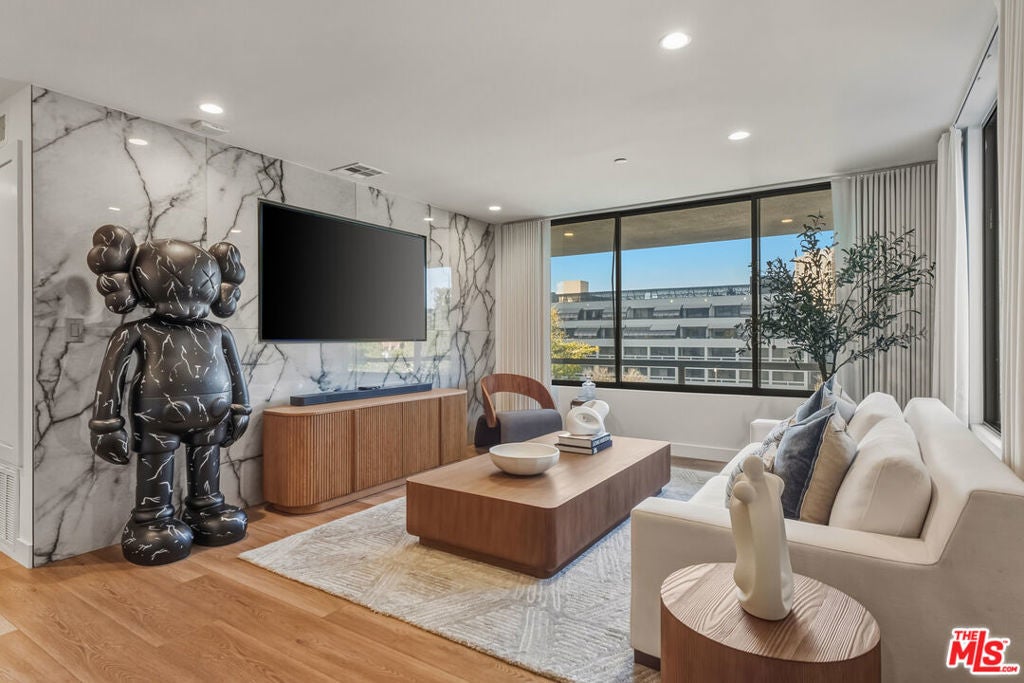 Photo of Listing #26640409