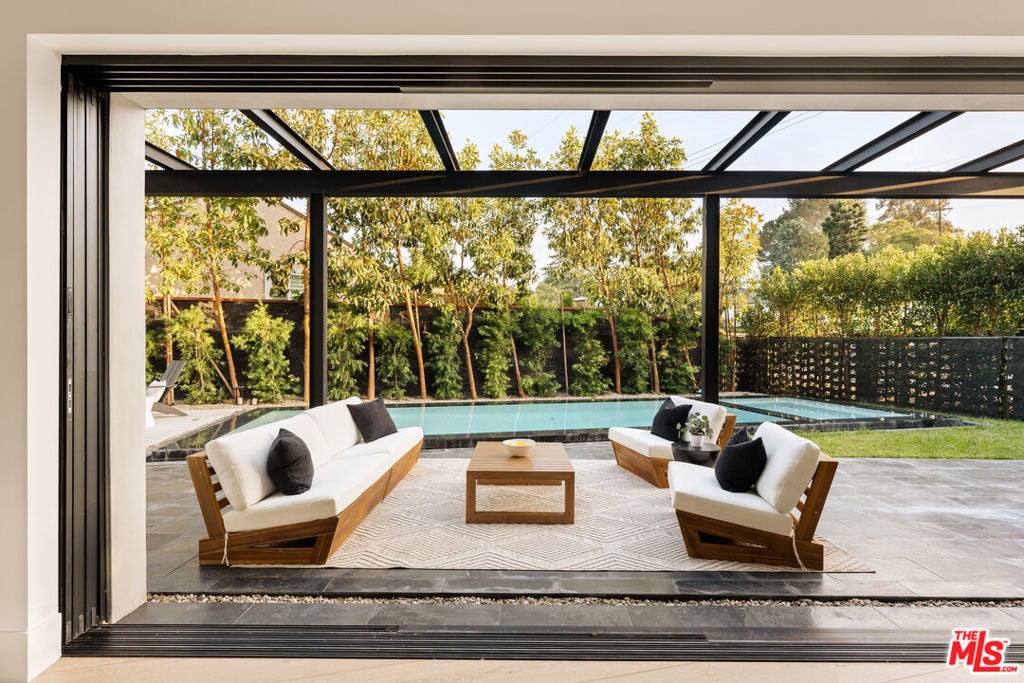 Photo of Listing #26633421