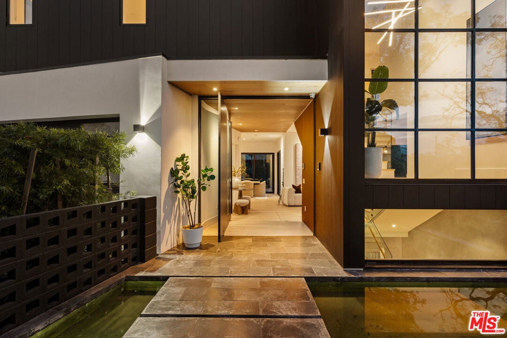 Photo of Listing #26633421