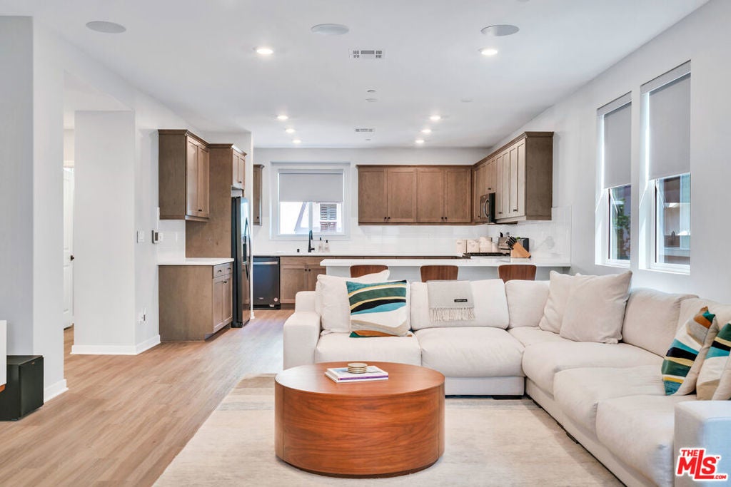 515 Daniel Freeman Circle, Inglewood