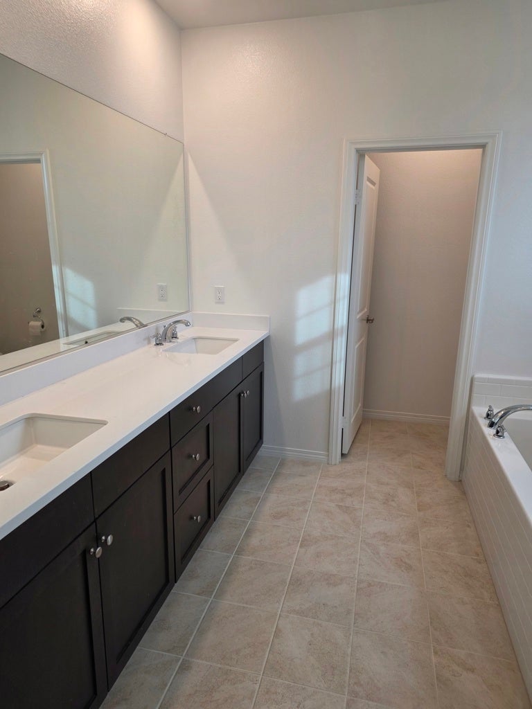 Photo of Listing #26639497