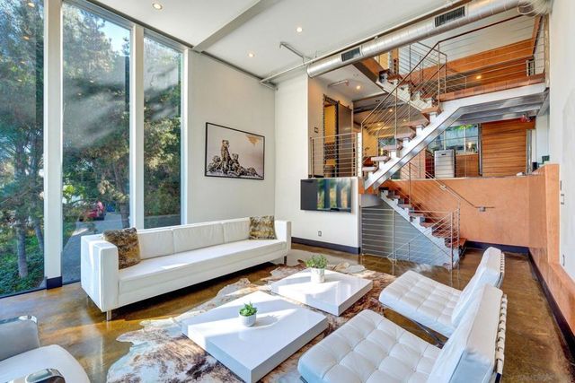 6920 Treasure Trail, Los Angeles