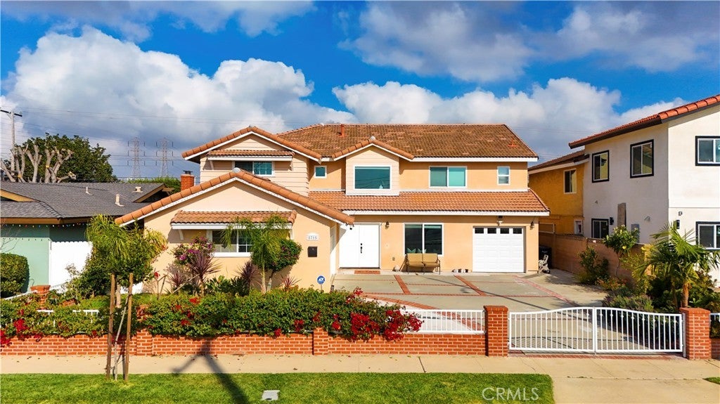 8715 El Lago, Fountain Valley