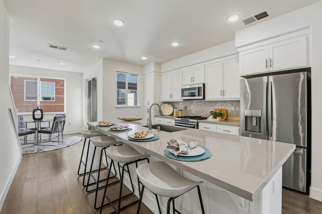 Photo of Listing #41121654