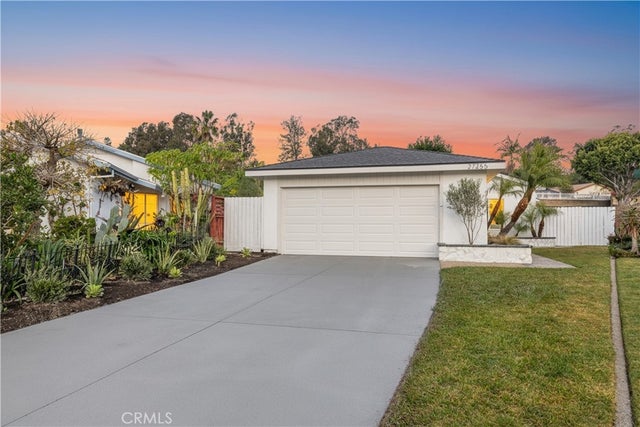 27255 Las Nieves, Mission Viejo