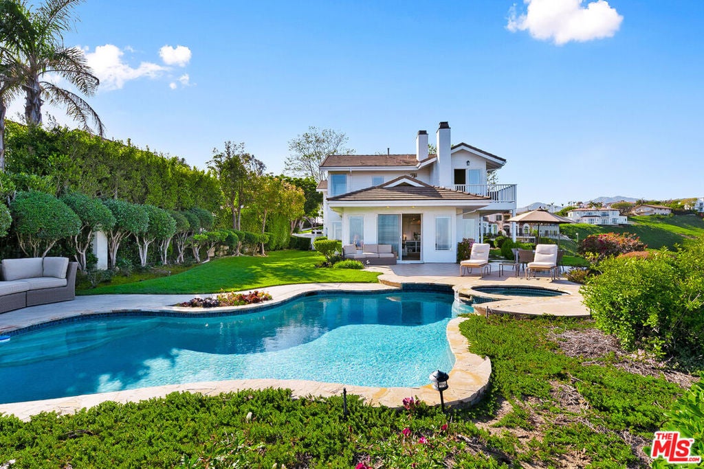 Photo of Listing #25630333